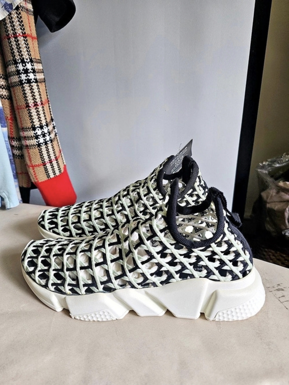 Balenciaga Drive Sneaker Geometric Sneakers Black & White EU 40